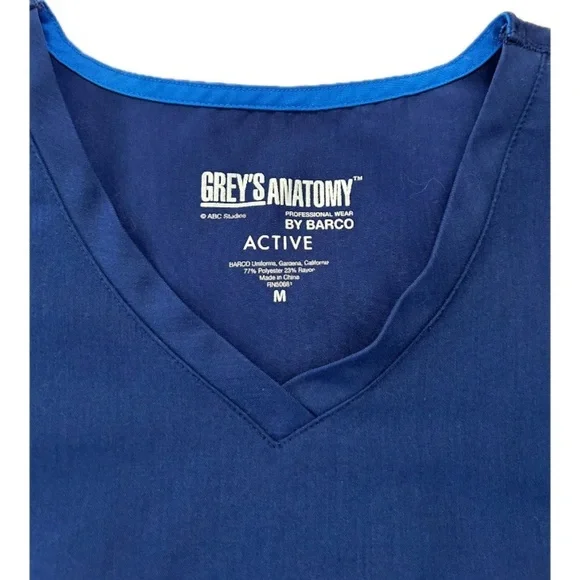 Greys Anatomy By Barco Woman’s Medium Active Blue V-Neck Scrub Top & Bottoms - Picture 3 of 15